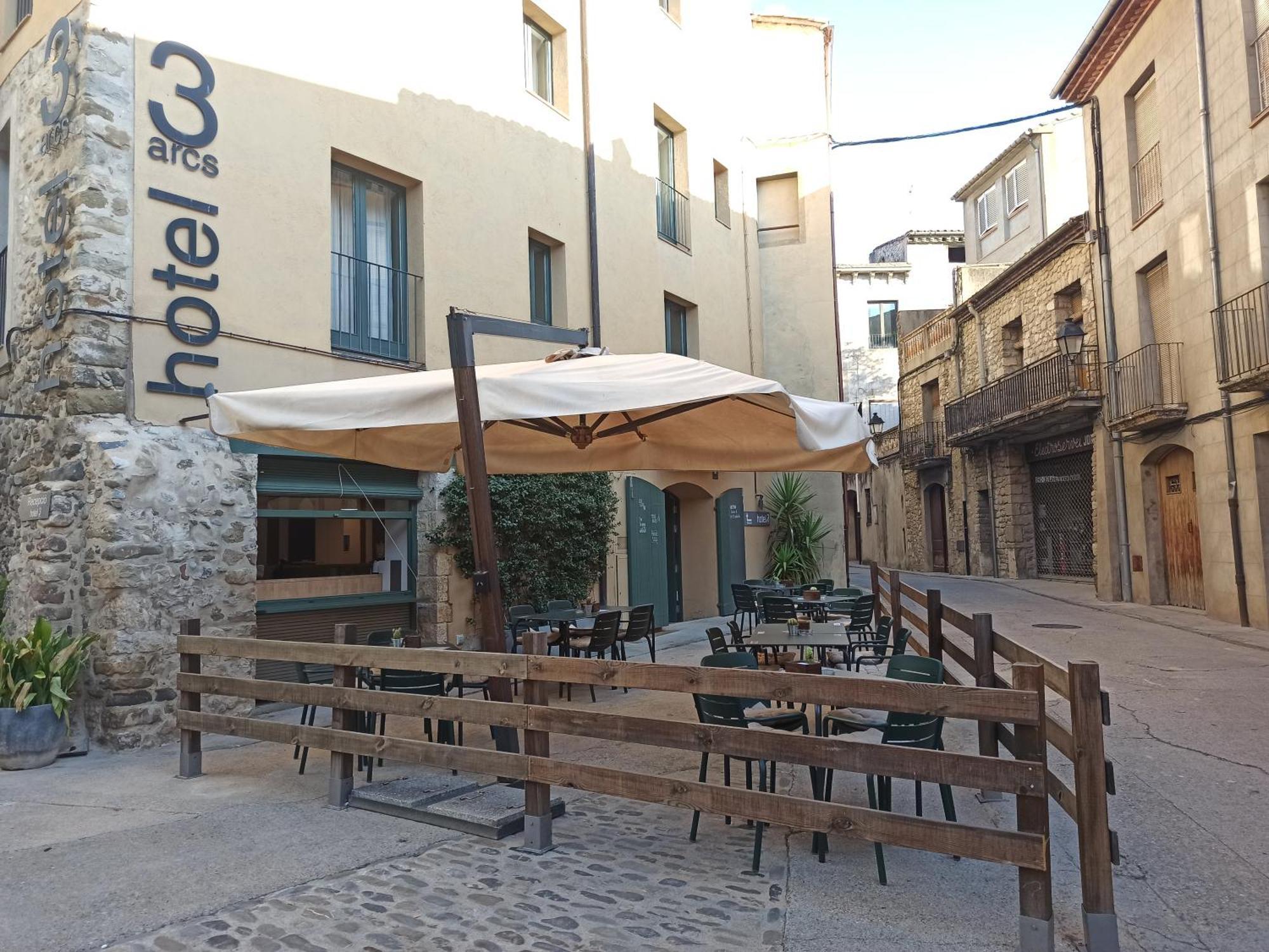 Hotel 3 Arcs Besalú Exterior foto